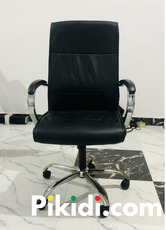 High back executive swivel chair