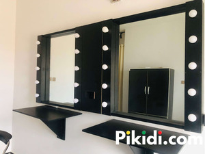 Wooden frame makeup mirror with 20 bulbs